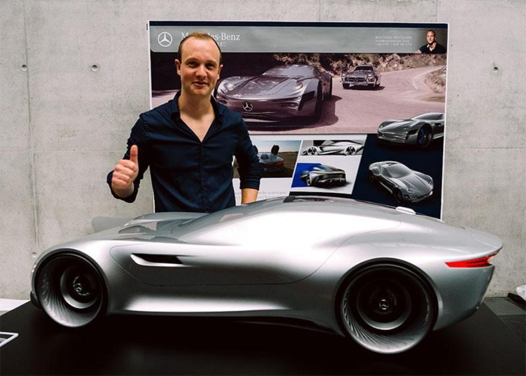 UM MERCEDES-BENZ 300 SL GULLWING ATUALIZADO, foto 1