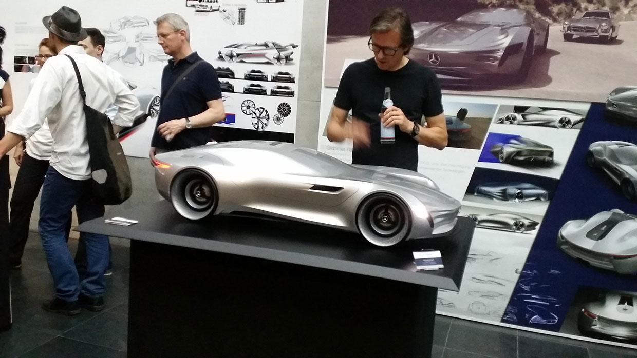 UM MERCEDES-BENZ 300 SL GULLWING ATUALIZADO, foto 2