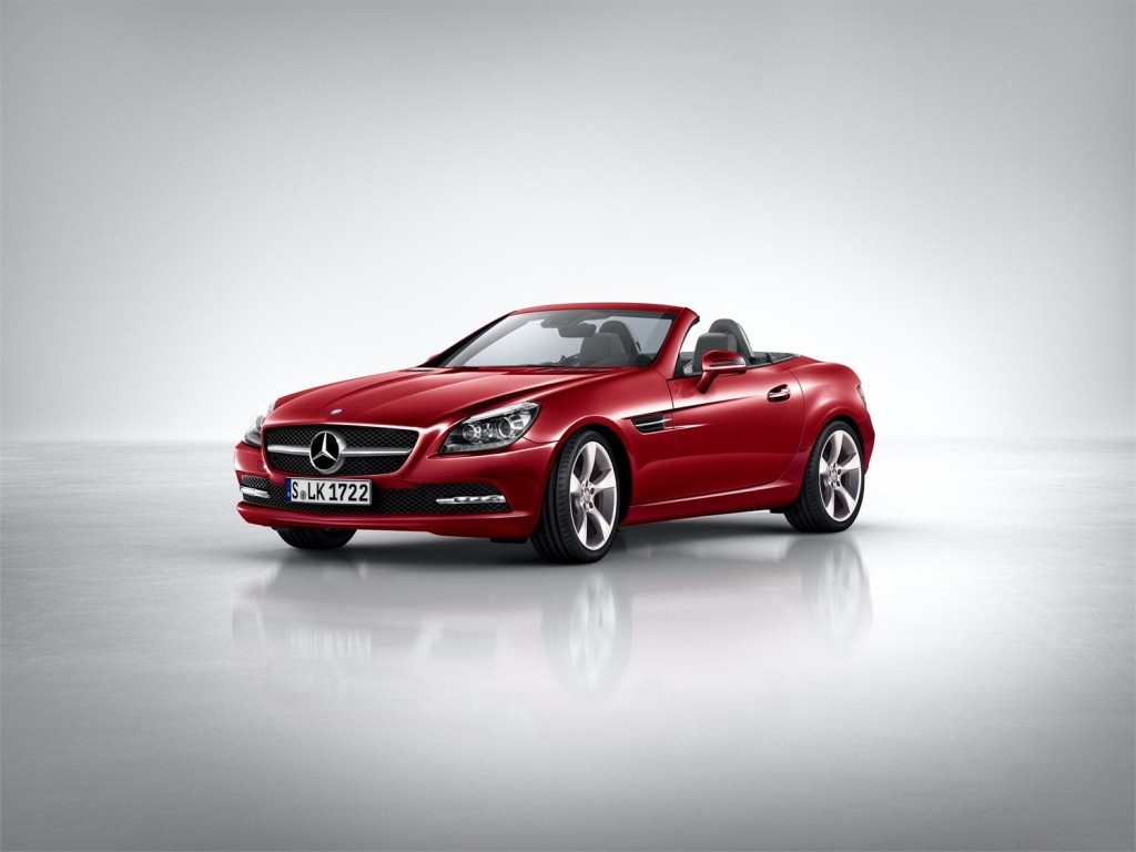 ELEGÂNCIA COM MAIS DESEMPENHO: CHEGA AO BRASIL O SLK 300, foto 1