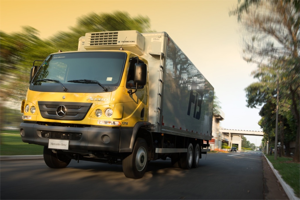 MERCEDES-BENZ LANÇA CAMINHÃO MÉDIO COM UM NOVO CONCEITO PARA DISTRIBUIÇÃO URBANA, foto 1