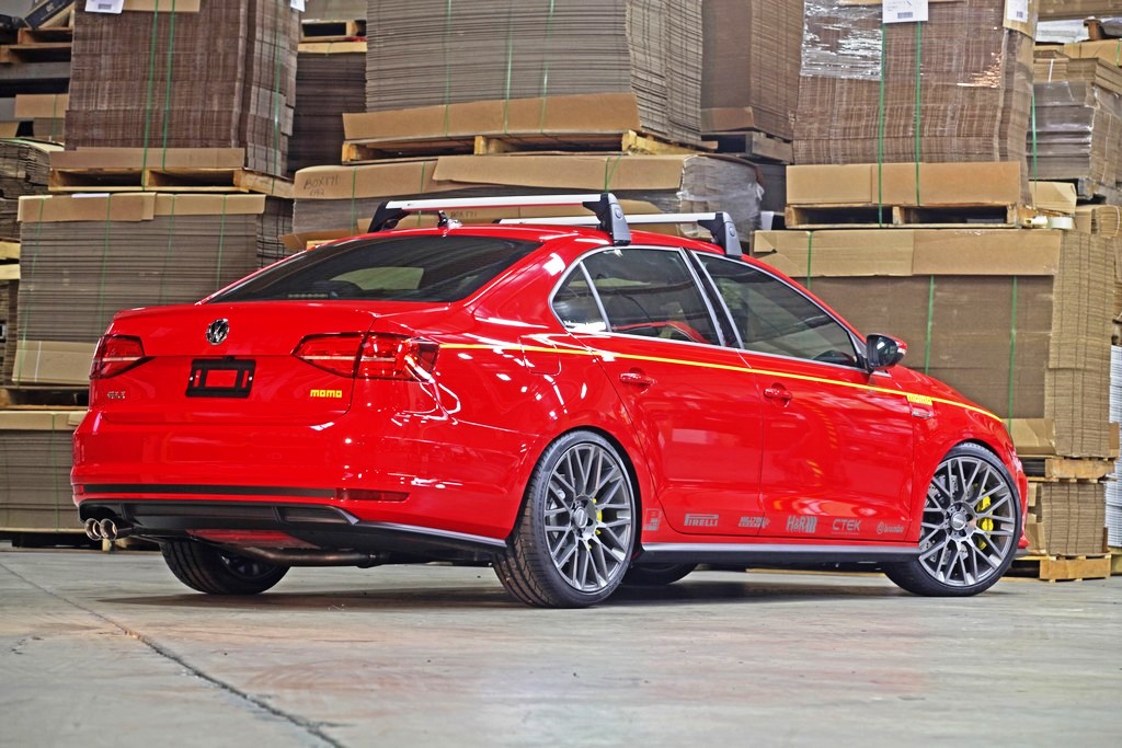 VOLKSWAGEN JETTA GLI MAIS ESPORTIVO COM PROJETO DA MOMO, foto 3
