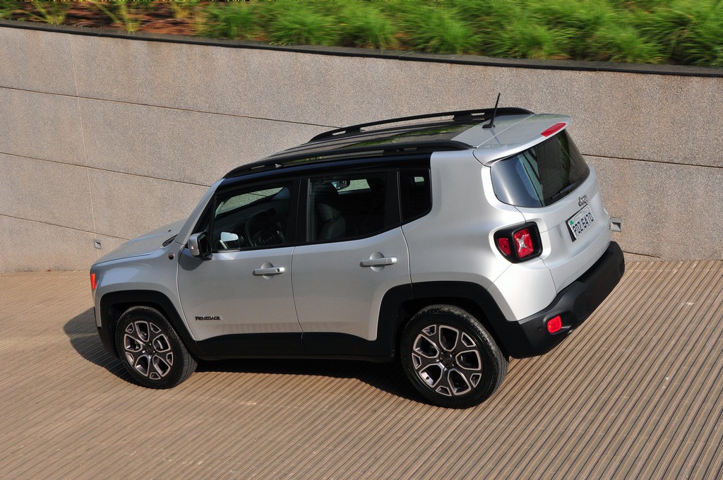 JEEP RENEGADE LONGITUDE GANHA PACOTE LIMITED EDITION, foto 3