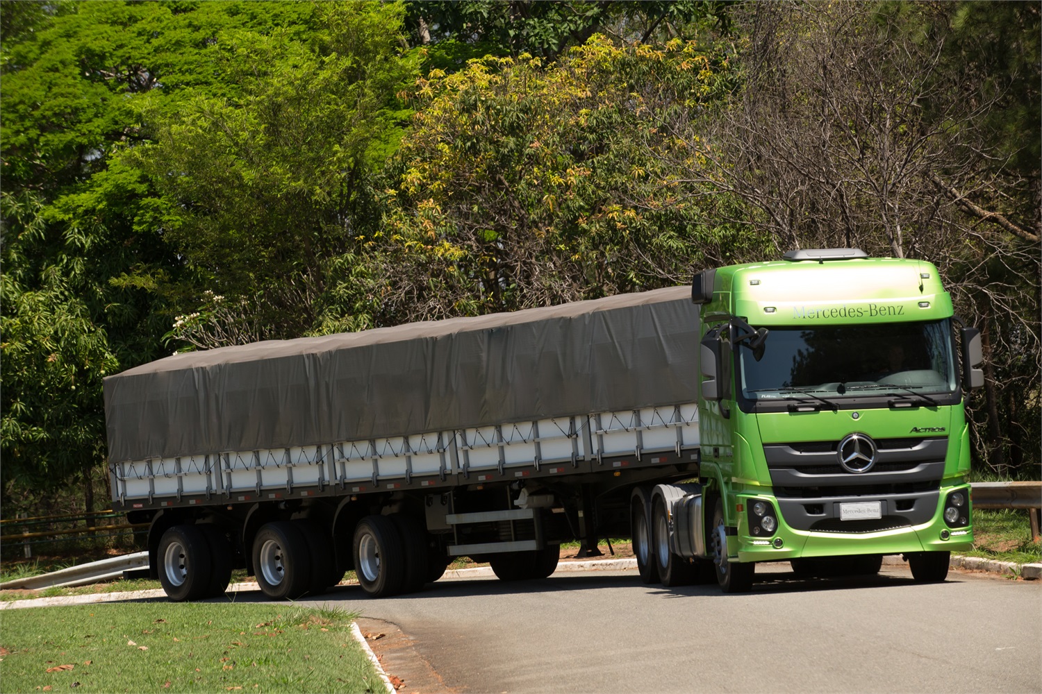 MERCEDES-BENZ APRESENTA NOVA LINHA DE CAMINHÕES RODOVIÁRIOS ACTROS, foto 3