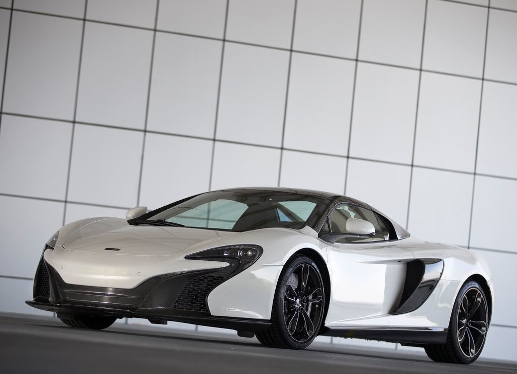 McLAREN APRESENTA EM DUBAI O 650S SPIDER AL SAHARA 79 BY MSO, foto 1