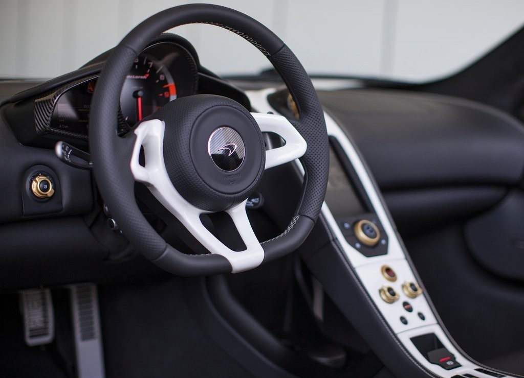McLAREN APRESENTA EM DUBAI O 650S SPIDER AL SAHARA 79 BY MSO, foto 7