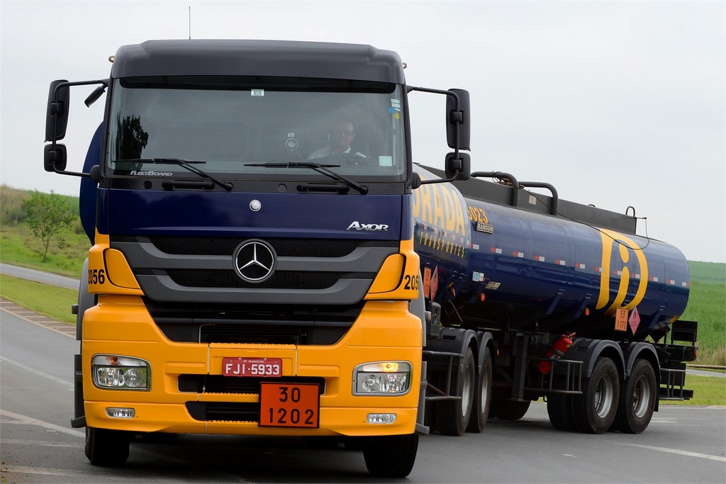 MERCEDES-BENZ VENDE 40 CAMINHÕES EXTRAPESADOS PARA A MORADA TRANSPORTES, foto 1
