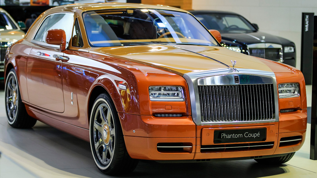 DOIS ROLLS-ROYCE EXCLUSIVOS FORAM APRESENTADOS NO SALÃO DE DUBAI, foto 2