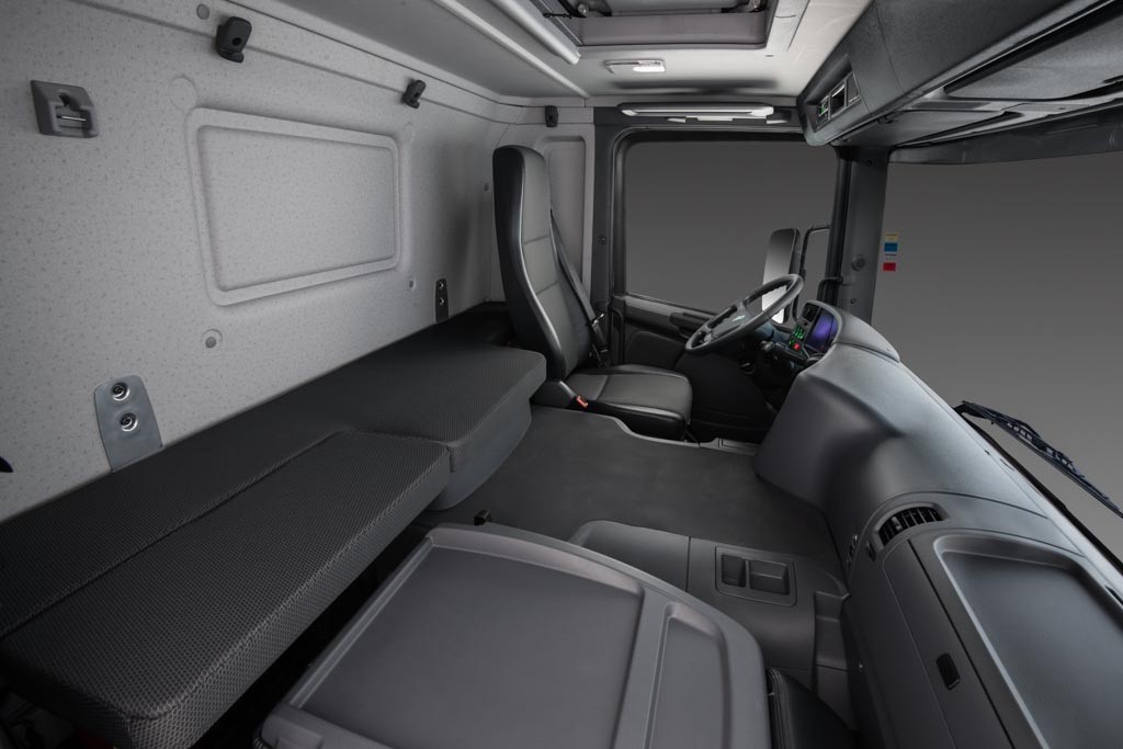 SCANIA REVELA SEUS CAMINHÕES SEMIPESADOS 4X2 E 6X2 COM CABINE ESTENDIDA, foto 6