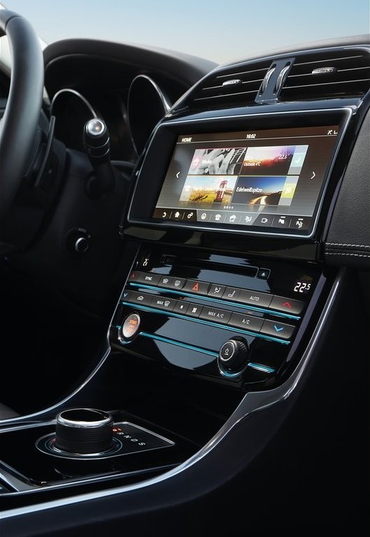 JAGUAR XE AGORA TAMBÉM COM TRAÇÃO INTEGRAL, foto 13