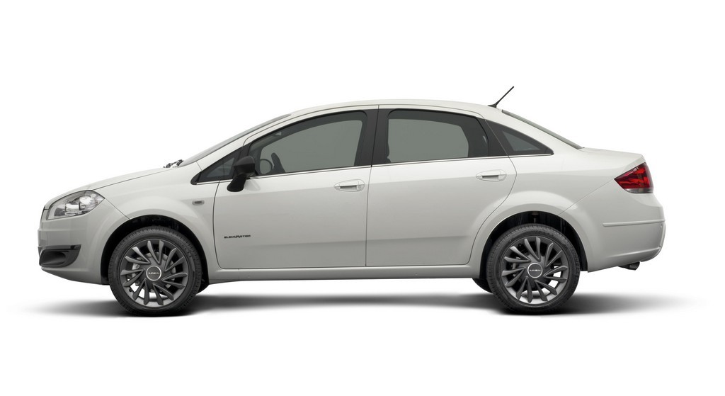 FIAT LANÇA O LINEA BLACKMOTION, foto 6