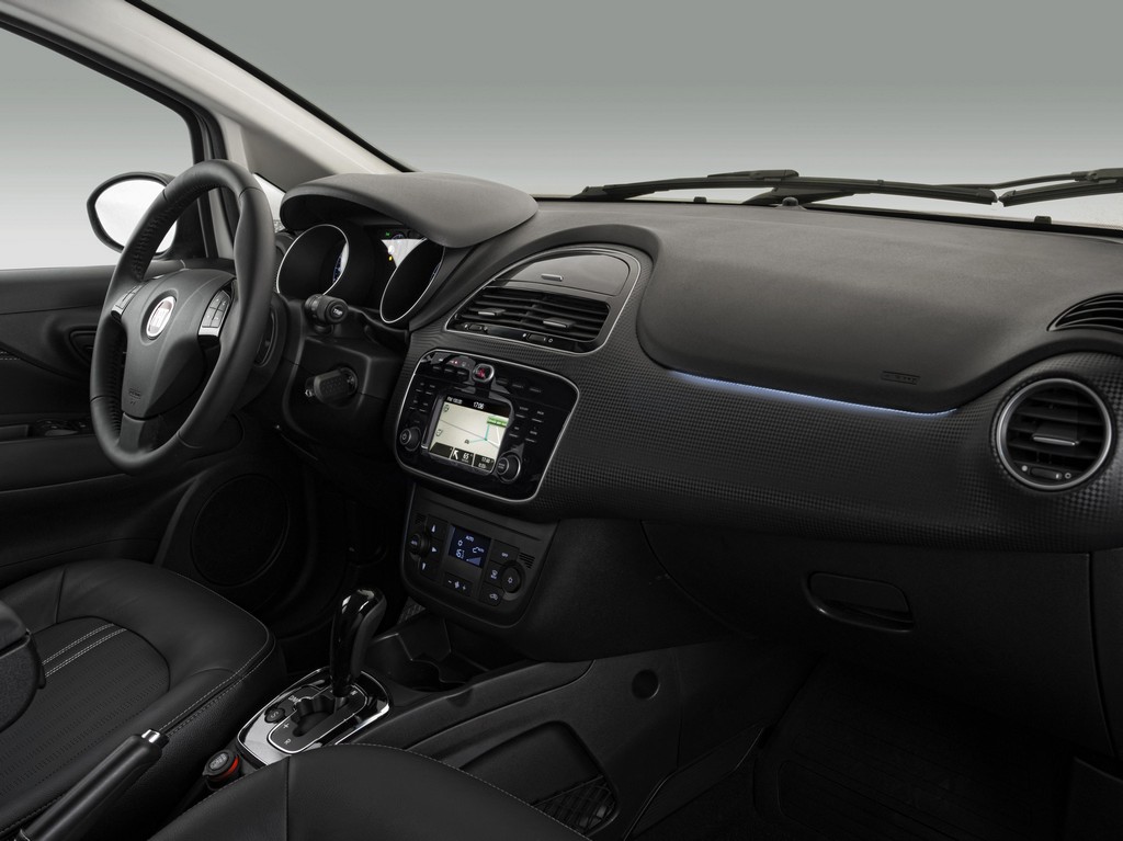 FIAT LANÇA O LINEA BLACKMOTION, foto 7