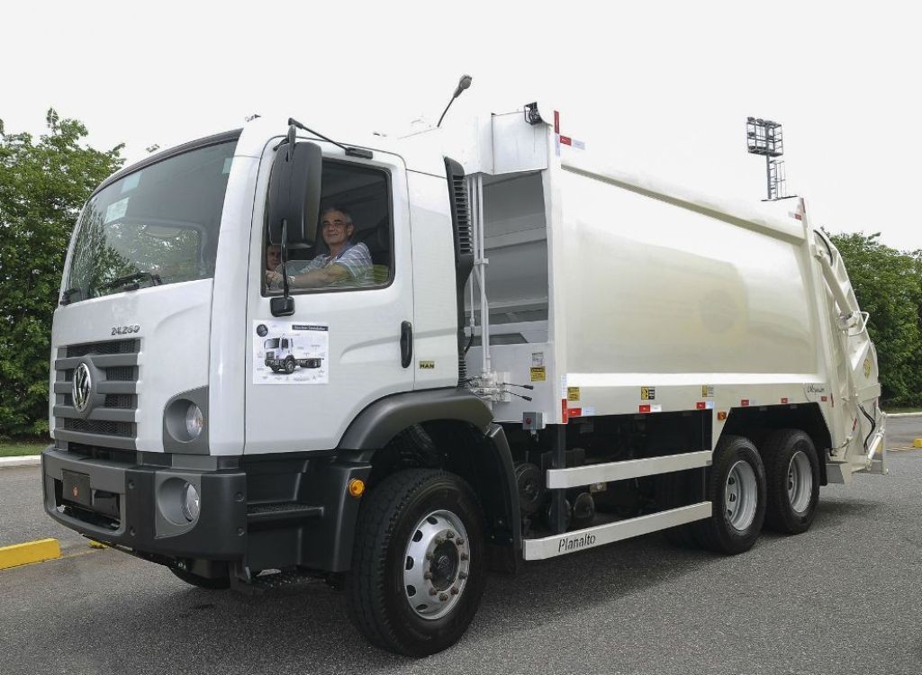 CLIENTES E PARCEIROS DA MAN LATIN AMERICA TESTAM NOVOS VOCACIONAIS COMPACTOR, foto 1
