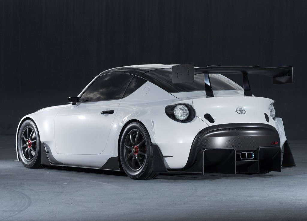 TOYOTA APRESENTA UM S-FR PARA COMPETIÇÕES, foto 4