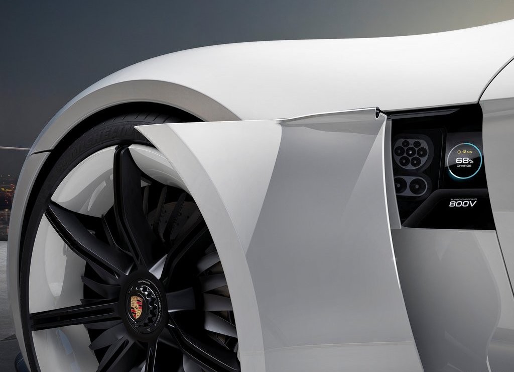 PORSCHE MISSION E RECEBE LUZ VERDE, foto 9