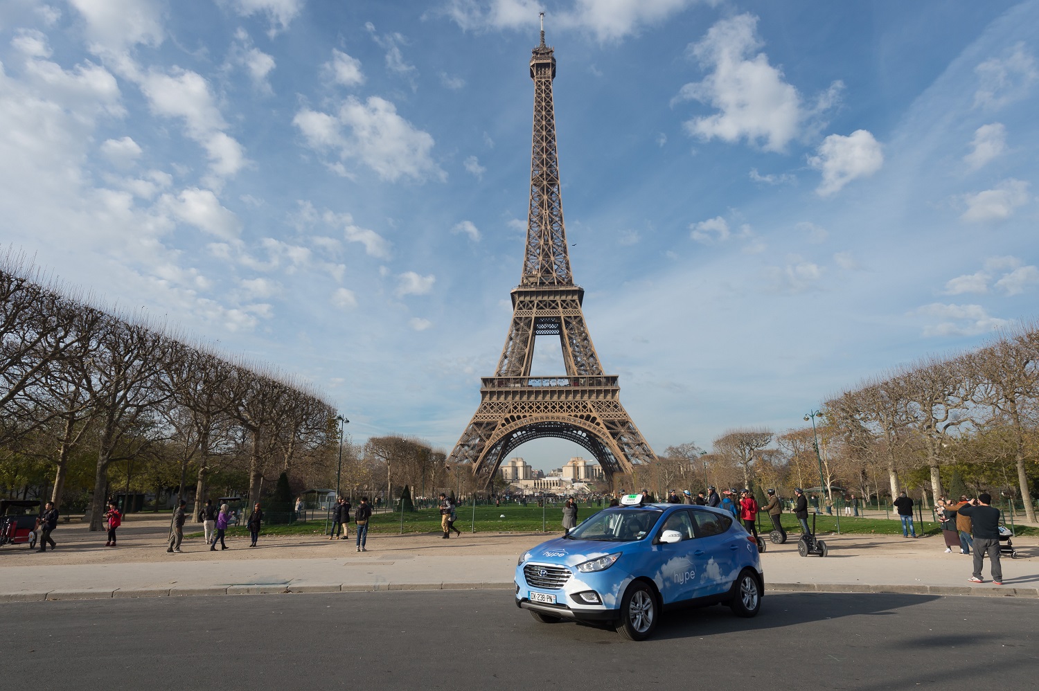 HYUNDAI ENTREGA 5 UNIDADES iX35 FUEL CELL TAXIS EM PARIS, foto 1