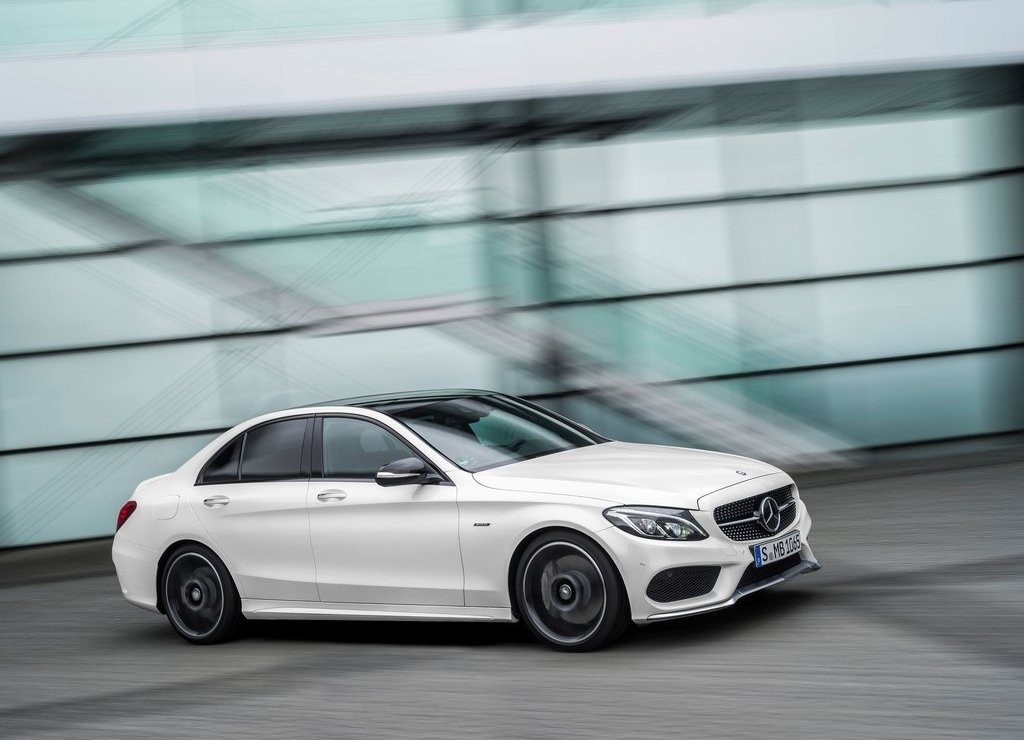 MERCEDES-BENZ C 450 AMG 4MATIC É LANÇADO NO BRASIL BRASIL, foto 3