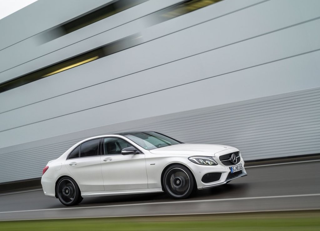MERCEDES-BENZ C 450 AMG 4MATIC É LANÇADO NO BRASIL BRASIL, foto 4