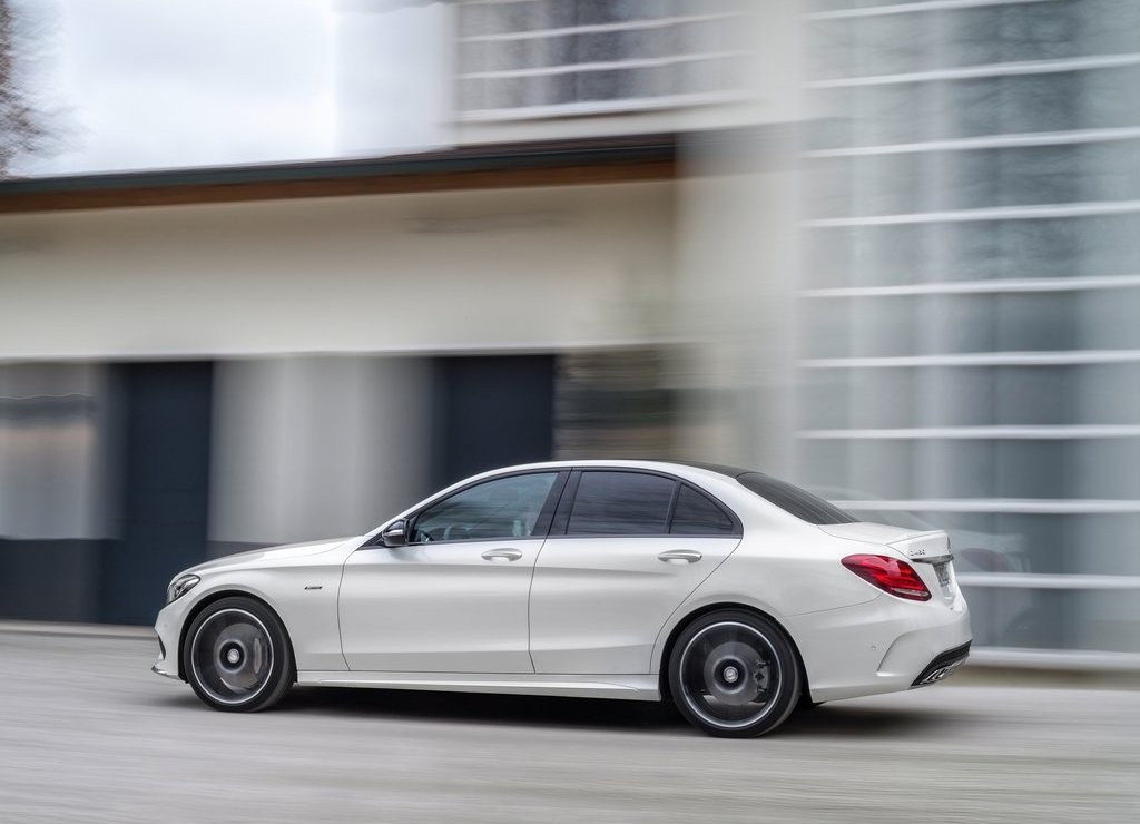MERCEDES-BENZ C 450 AMG 4MATIC É LANÇADO NO BRASIL BRASIL, foto 8