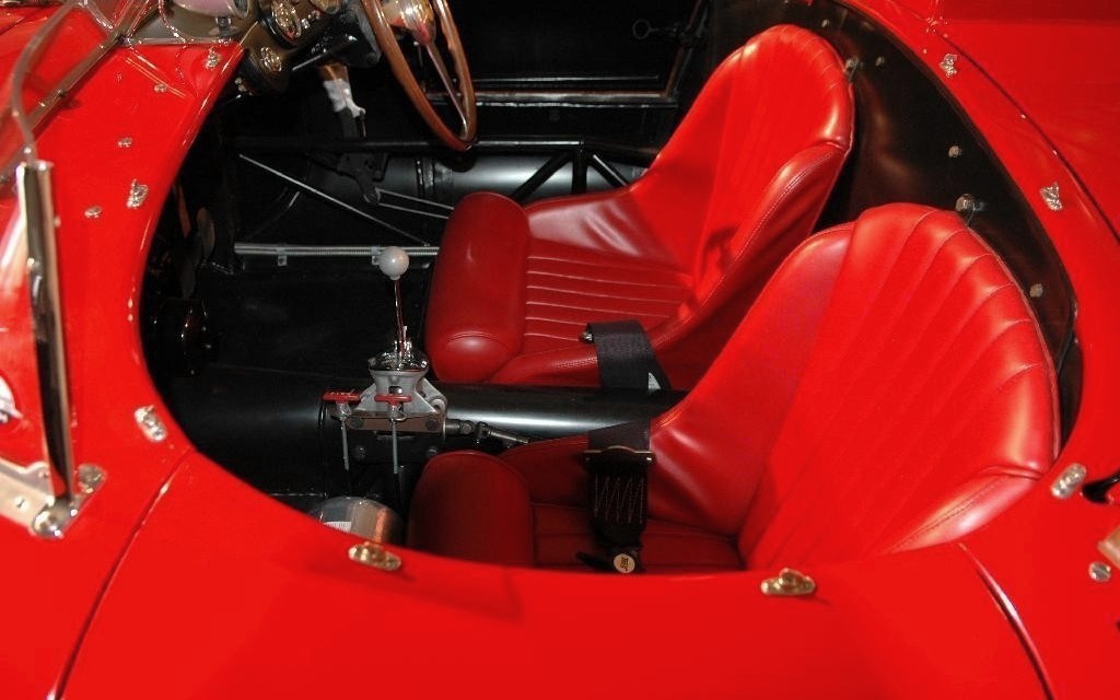 FERRARI F290 MM PILOTADO POR FANGIO EM 1956 FOI VENDIDO POR 25,5 MILHÕES DE EUROS, foto 17