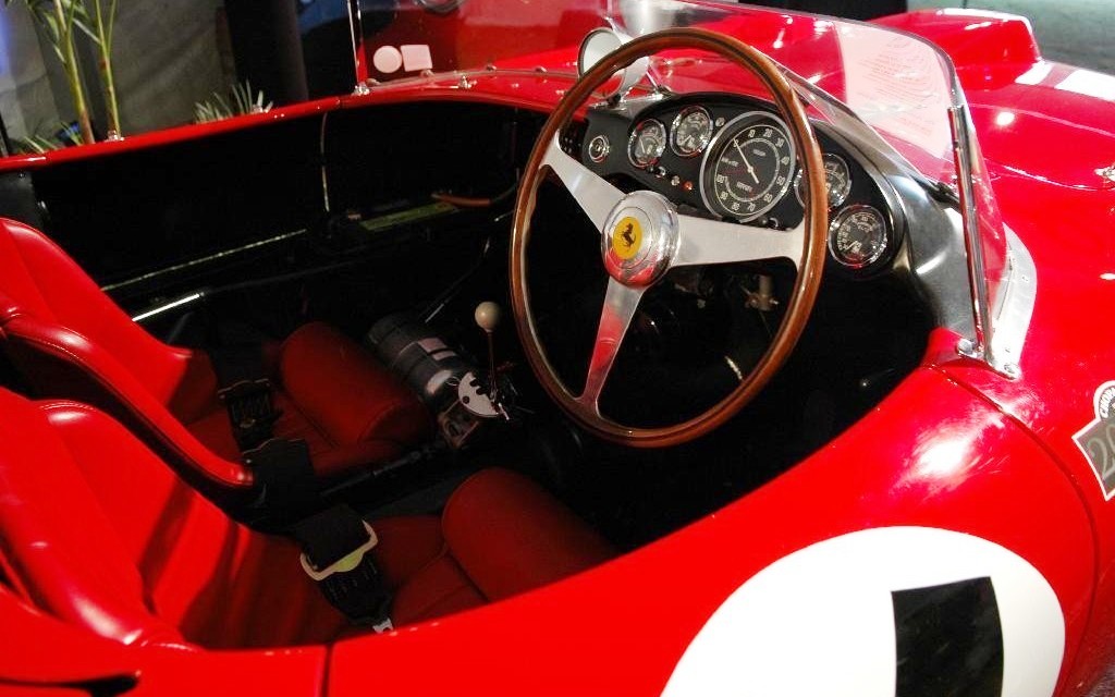 FERRARI F290 MM PILOTADO POR FANGIO EM 1956 FOI VENDIDO POR 25,5 MILHÕES DE EUROS, foto 18