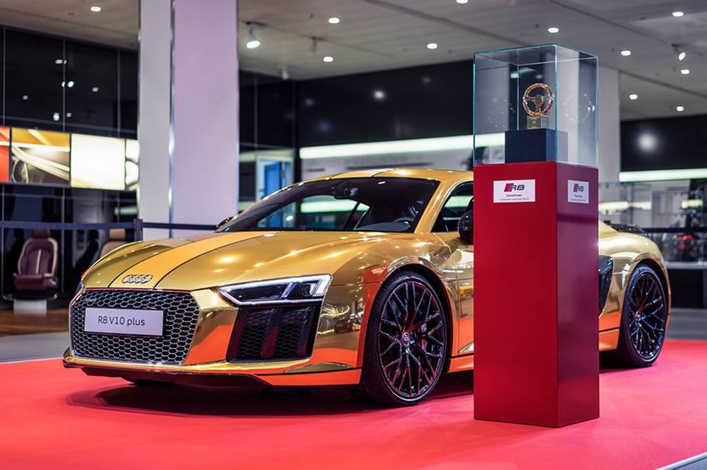 UM AUDI R8 V10 PLUS PARA CELEBRAR O PRÊMIO GOLDEN STEERING WHEEL, foto 2