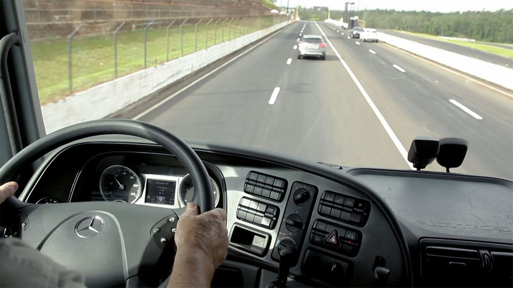 MERCEDES-BENZ ACTROS É REFERÊNCIA EM SEGURANÇA PARA O TRANSPORTE DE CARGAS, foto 2