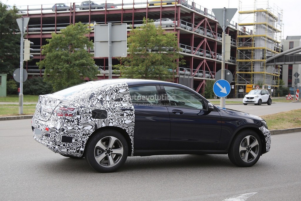 MERCEDES-BENZ GLC COUPE: VEJA UM VÍDEO DO MODELO EM TESTES, foto 12