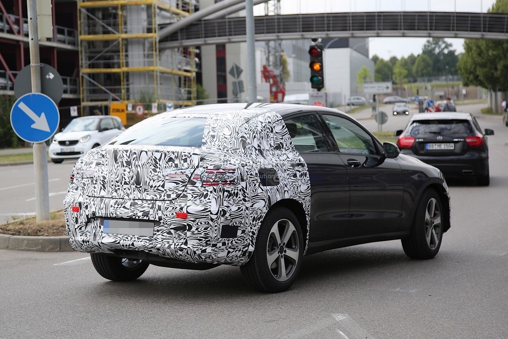 MERCEDES-BENZ GLC COUPE: VEJA UM VÍDEO DO MODELO EM TESTES, foto 13