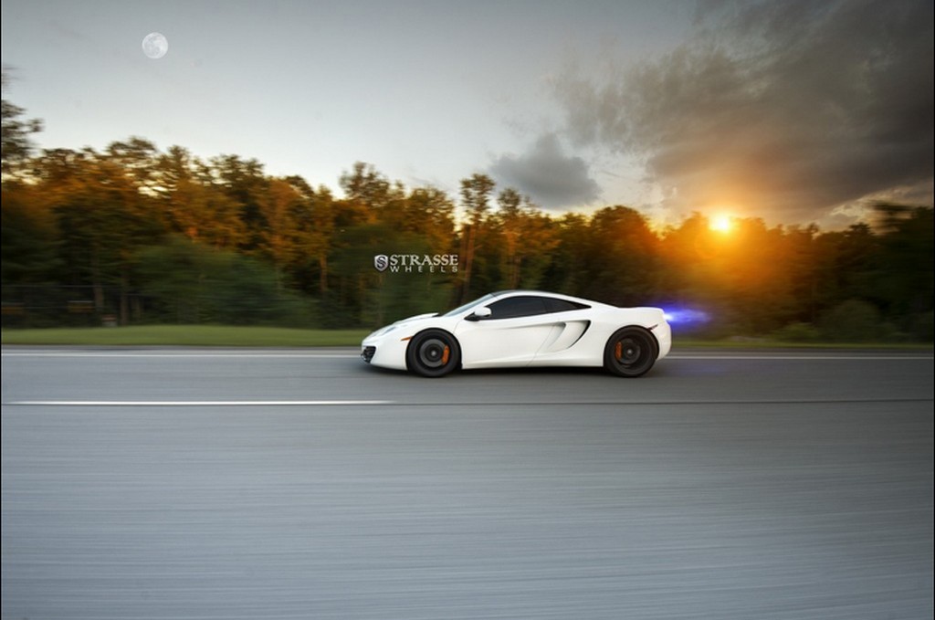 AMS PERFORMANCE EQUIPA UM McLAREN MP4-12C COM RODAS DA STRASSE, foto 6