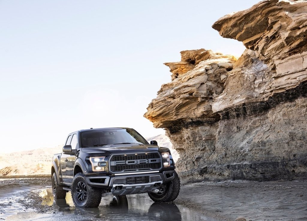 FORD APRESENTA EM DETROIT O F-150 RAPTOR SUPERCREW 2017, foto 2