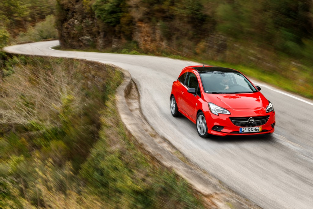 OPEL LANÇA EM PORTUGAL A REEDIÇÃO DO CORSA GT, foto 4
