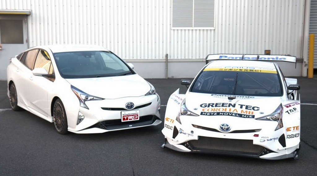 TOYOTA PRIUS GT300 DE COMPETIÇÃO FOI REVELADO NO SALÃO DE TOKYO, foto 6