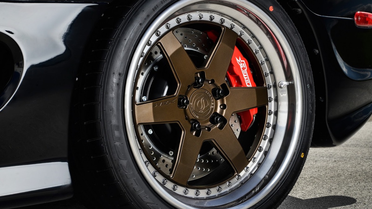 TOYOTA SUPRA COM RODAS DA STRASSE: UM ESPORTIVO ELEGANTE E CLÁSSICO, foto 4