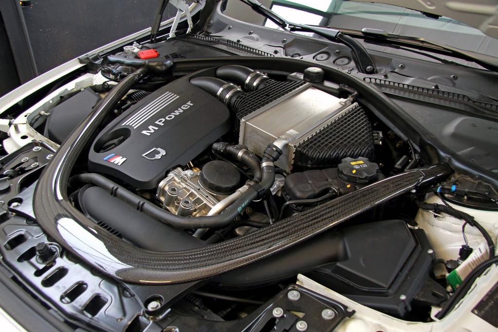 BMW M4 CABRIO B&B AUTOMOBILTECHNIK: PRODUZ 580 CV E ATINGE 320 KM/H, foto 8
