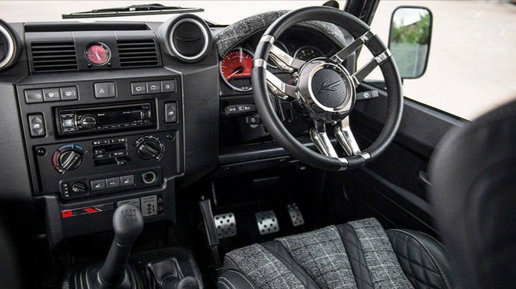 KAHN TAMBÉM SE DESPEDE DO LAND ROVER DEFENDER EM ALTO ESTILO, foto 4