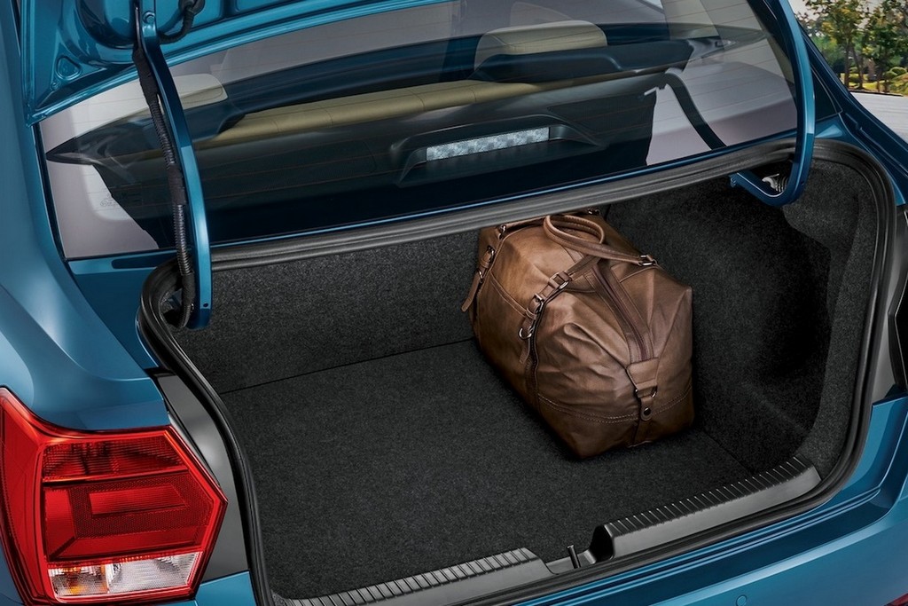VOLKSWAGEN AMEO ESTRÉIA NA ÍNDIA, foto 6