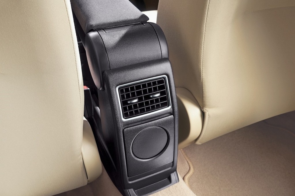 VOLKSWAGEN AMEO ESTRÉIA NA ÍNDIA, foto 9