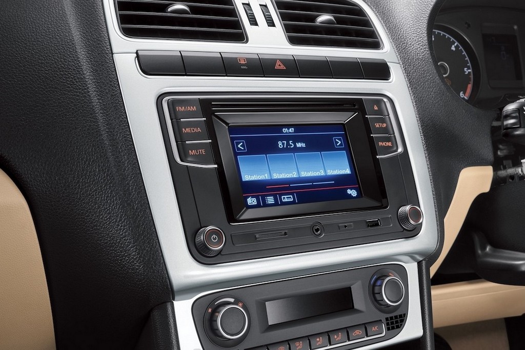 VOLKSWAGEN AMEO ESTRÉIA NA ÍNDIA, foto 12