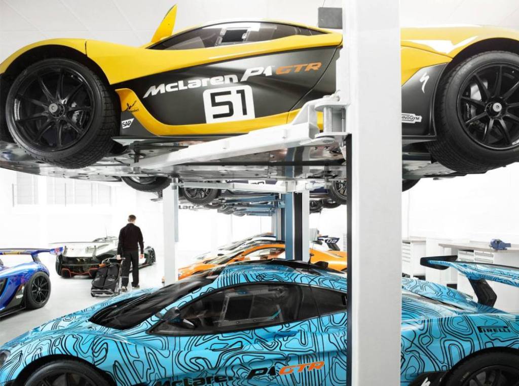 A OFICINA DOS SONHOS: DOZE EXEMPLARES DO McLAREN P1 GTR REUNIDOS, foto 2