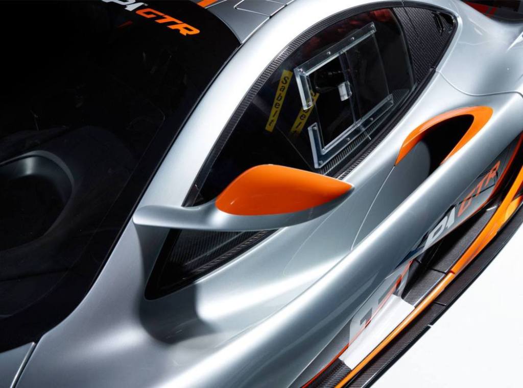 A OFICINA DOS SONHOS: DOZE EXEMPLARES DO McLAREN P1 GTR REUNIDOS, foto 5