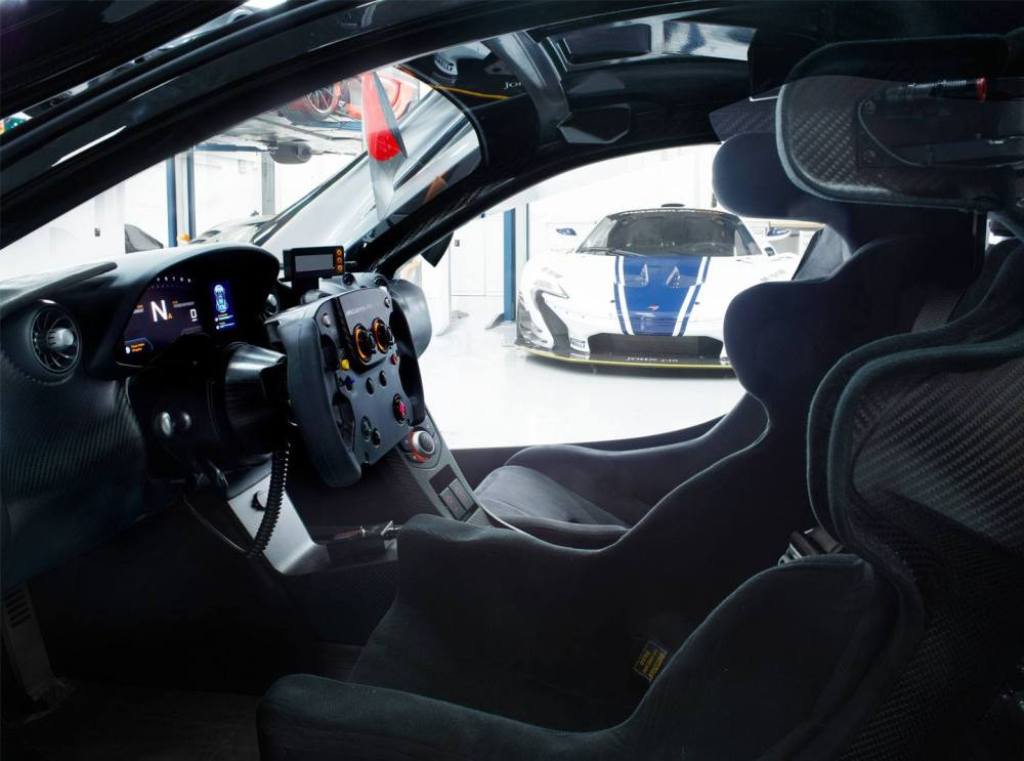 A OFICINA DOS SONHOS: DOZE EXEMPLARES DO McLAREN P1 GTR REUNIDOS, foto 9
