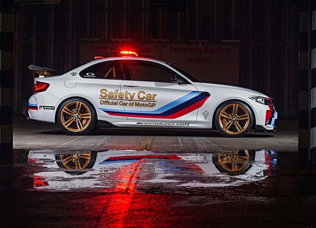 BMW APRESENTA O M2 MOTOGP SAFETY CAR, foto 7