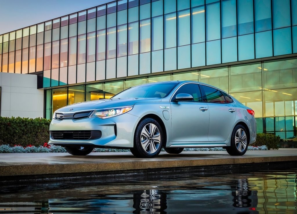 KIA OPTIMA COM VERSÕES HÍBRIDA E HÍBRIDA PLUG-IN EM CHICAGO, foto 2