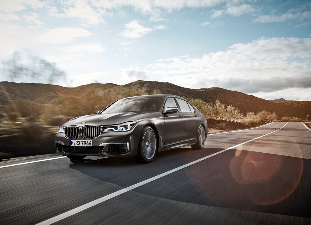 BMW APRESENTARÁ O M760Li xDRIVE COM 600 CV EM GENEBRA, foto 1