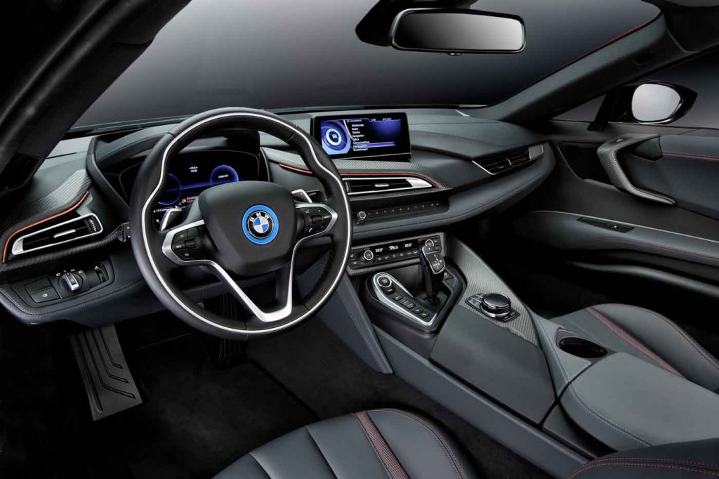BMW i8 PROTONIC RED EDITION: UNIFORME VERMELHO PARA GENEBRA, foto 5