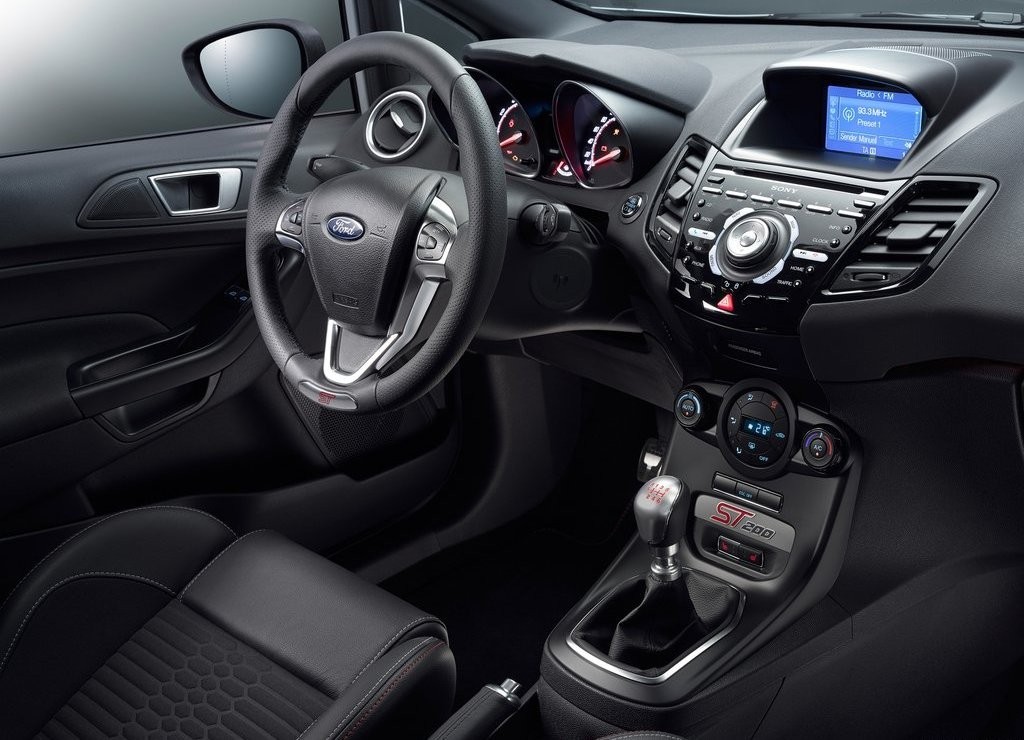 FORD REVELA O FIESTA ST200, QUE TAMBÉM ESTARÁ EM GENEBRA, foto 5