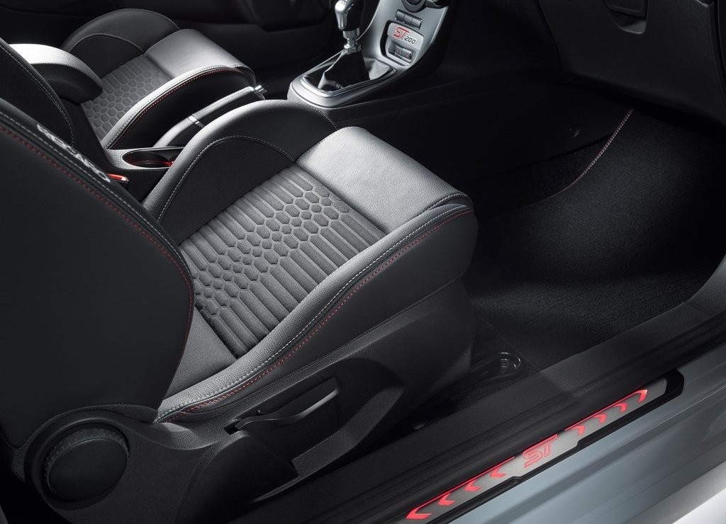 FORD REVELA O FIESTA ST200, QUE TAMBÉM ESTARÁ EM GENEBRA, foto 8