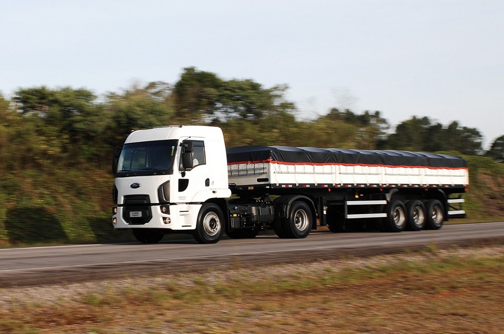 FORD LANÇA NO BRASIL SEIS NOVOS CAMINHÕES DA LINHA 2017 DE MÉDIOS E PESADOS COM TRANSMISSÃO AUTOMATIZADA DE ÚLTIMA GERAÇÃO, foto 1