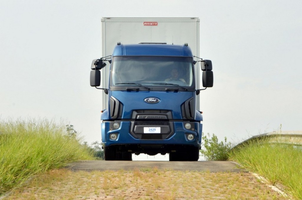 FORD LANÇA NO BRASIL SEIS NOVOS CAMINHÕES DA LINHA 2017 DE MÉDIOS E PESADOS COM TRANSMISSÃO AUTOMATIZADA DE ÚLTIMA GERAÇÃO, foto 6