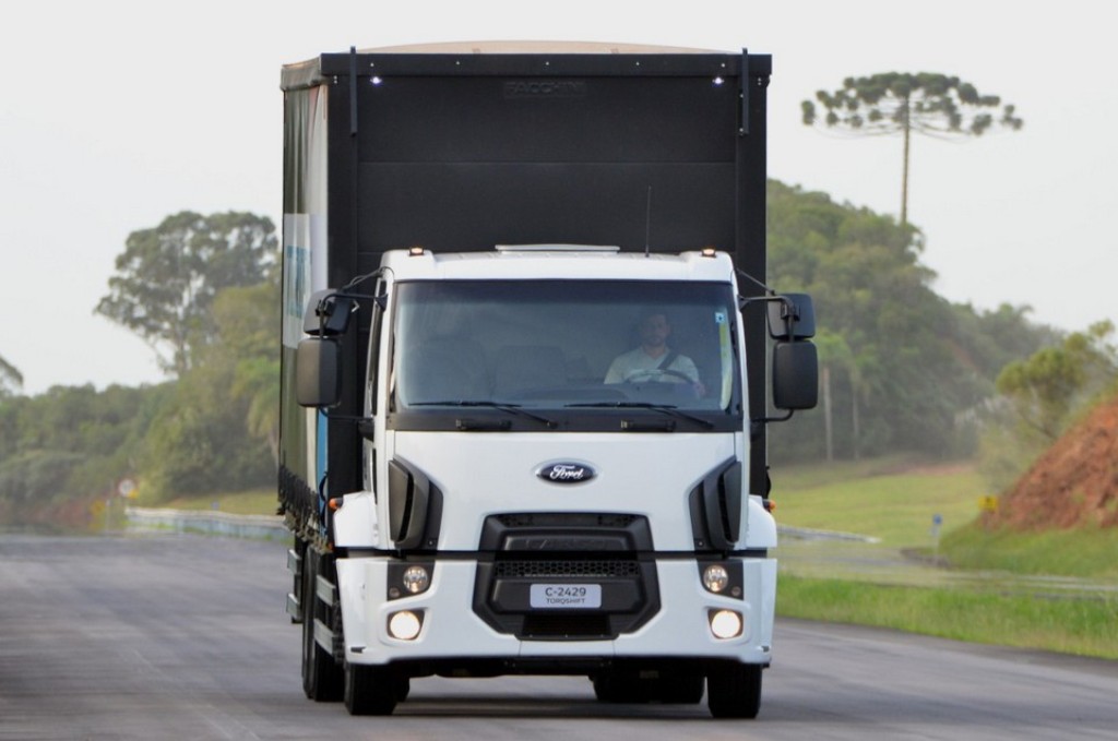 FORD LANÇA NO BRASIL SEIS NOVOS CAMINHÕES DA LINHA 2017 DE MÉDIOS E PESADOS COM TRANSMISSÃO AUTOMATIZADA DE ÚLTIMA GERAÇÃO, foto 7